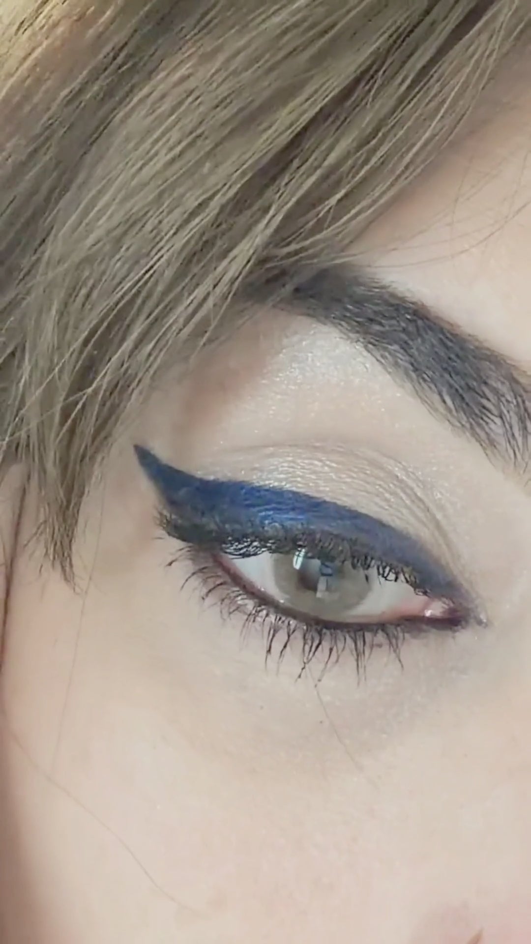 Midnight Navy Eyeliner - The Brown Eye Enhancer | Waterproof, Smudge-Proof